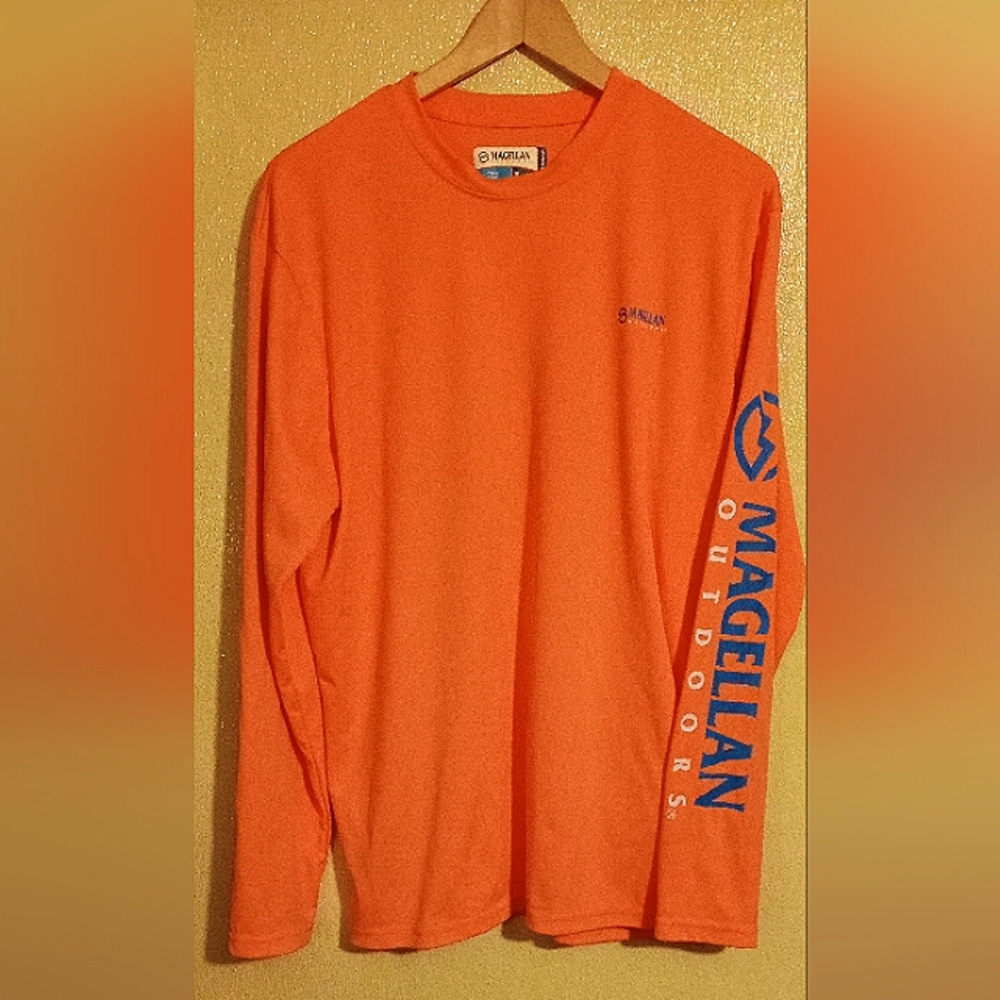 MEN'S MEDIUM MAGELLAN OUTDOOR LONG SLEEVE  FISHING SHIRT MOISTURE WICKING.